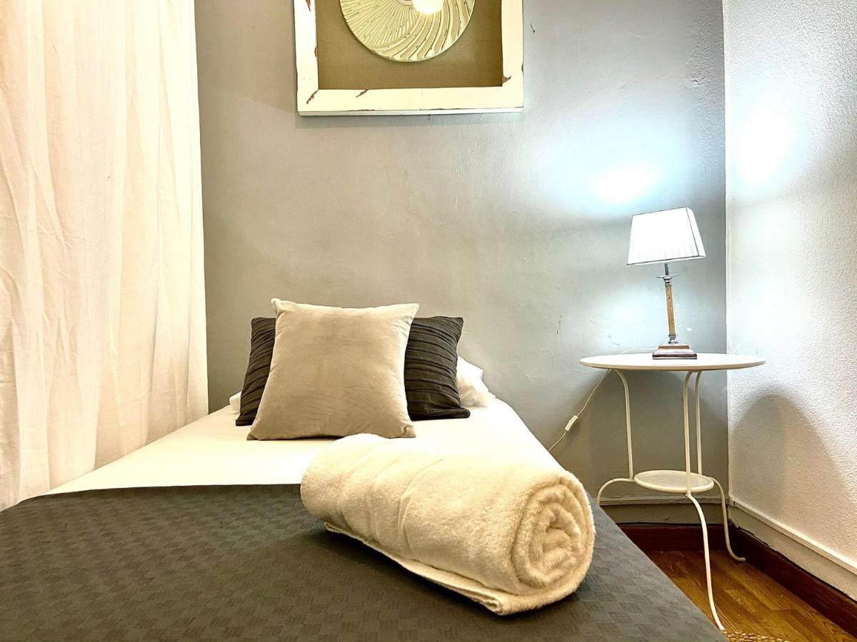 Alani Montjuic Hostel Barcelona Ngoại thất bức ảnh