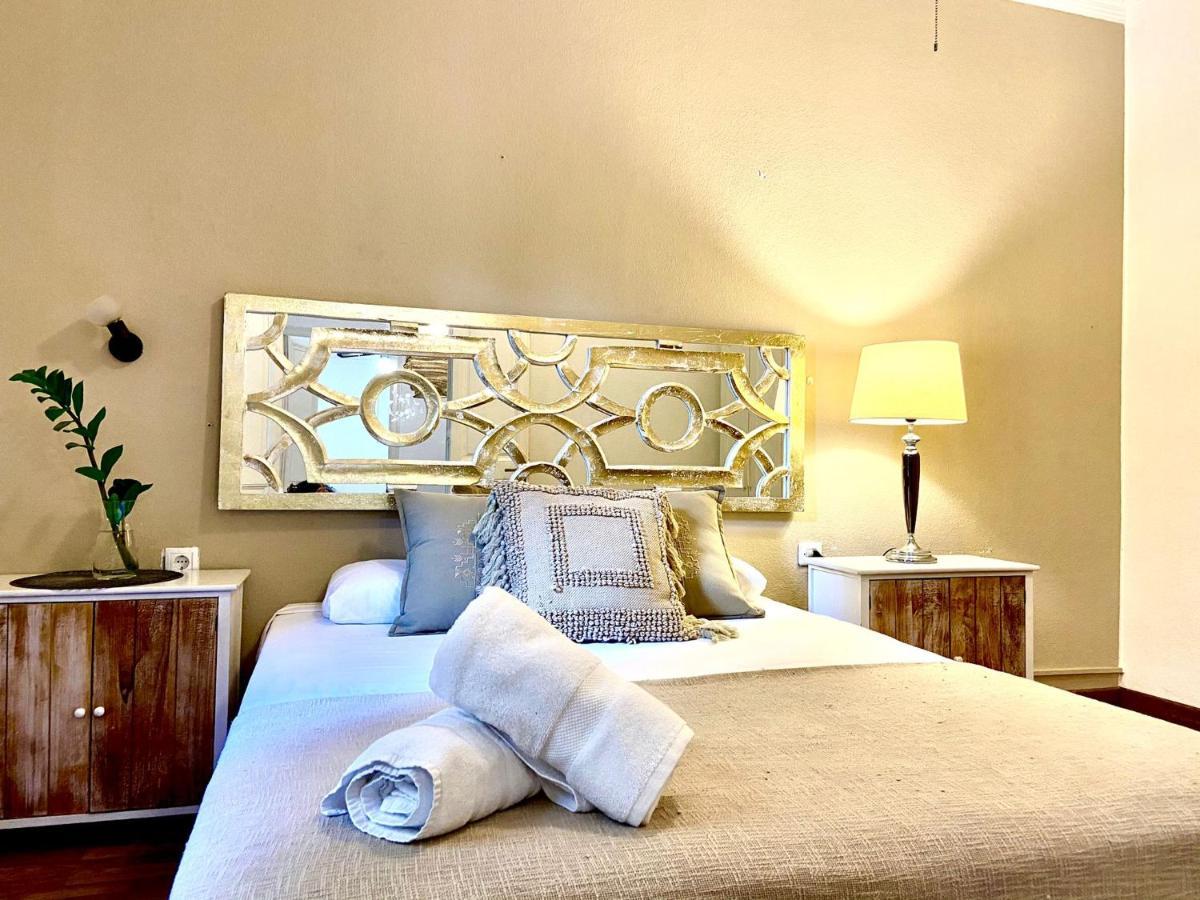 Alani Montjuic Hostel Barcelona Ngoại thất bức ảnh
