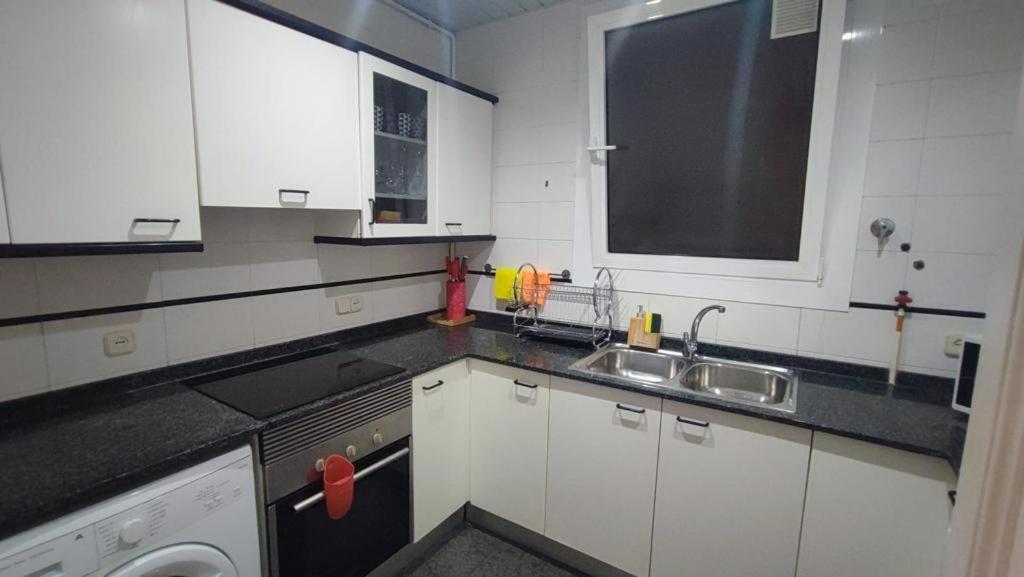 Alani Montjuic Hostel Barcelona Ngoại thất bức ảnh