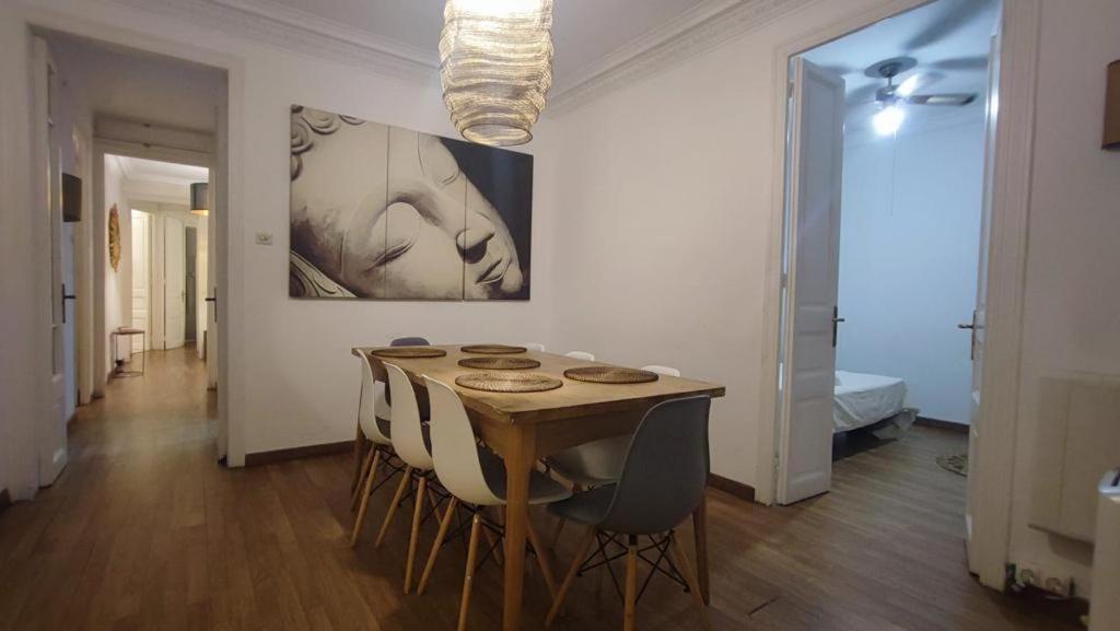 Alani Montjuic Hostel Barcelona Ngoại thất bức ảnh